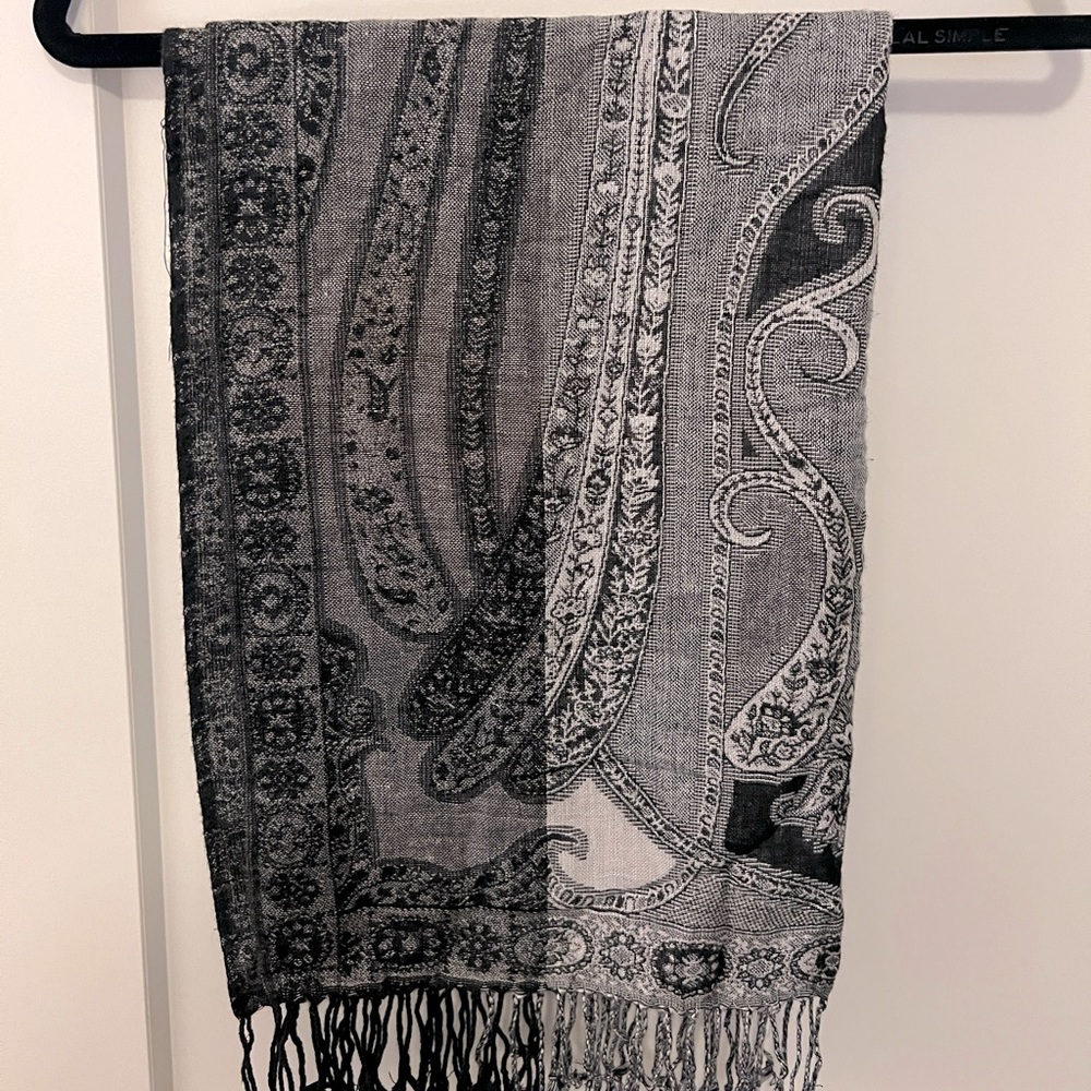 Square scarf